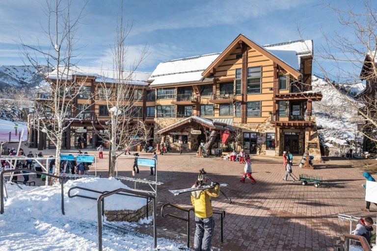 Skiing Aspen, CO: Travel Tips for Your Colorado Vacation