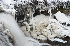 telluride hiking waterfall winter