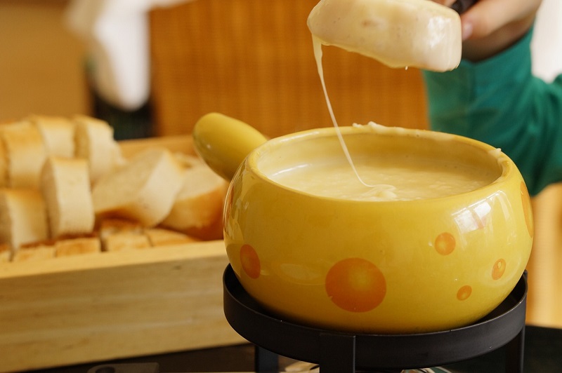 aspen lunch restaurants fondue couples