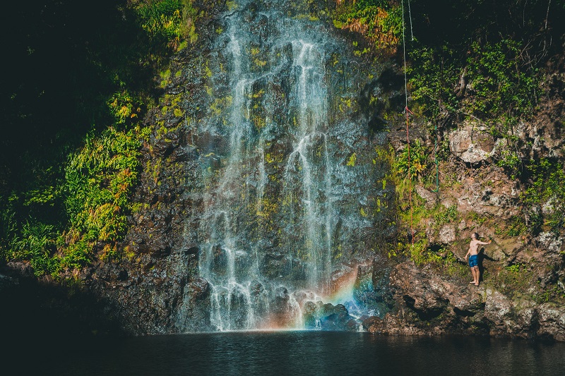 maui waterfalls sightseeing tips