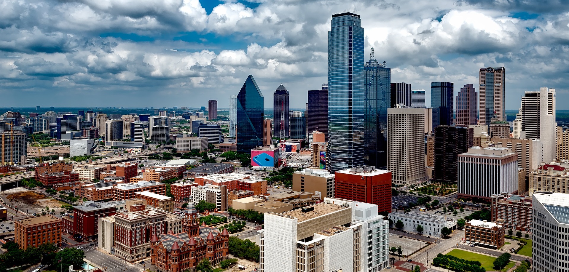 best dallas neighborhoods to visit