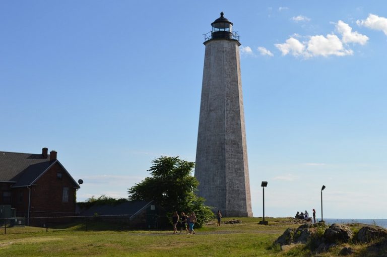 New Haven Summer Activities Help Visitors Enjoy Connecticut's Coast