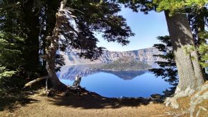 hike crater lake oregon