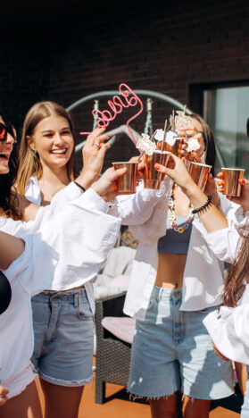 Bachelorette group on vacation