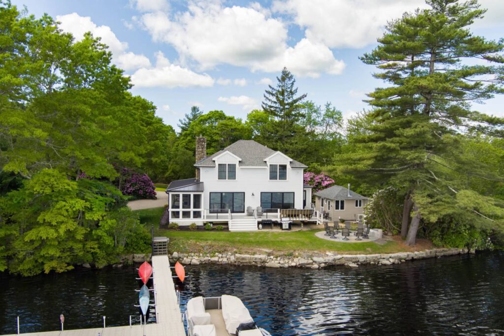 Large vacation home on lake in Cape Cod for bachelorette groups