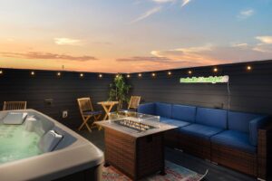 Nashville rooftop home for bachelorettes with hot tub