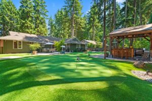 Oregon vacation rental home with putting green to rent