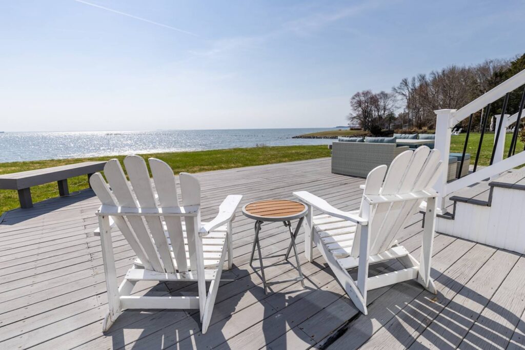 Annapolis home overlooking water