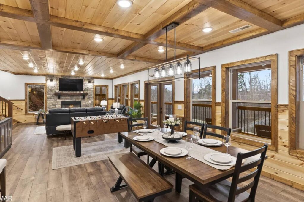Smoky Mountains spacious family home for rent